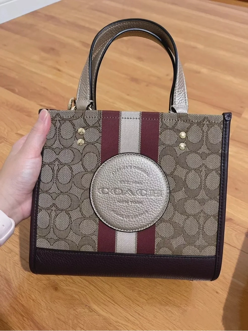 COACH Dempsey Tote 22 Signature Jacquard With Patch